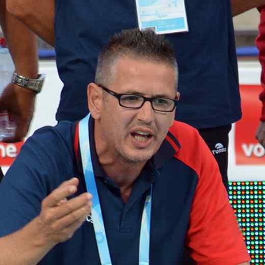https://neasmyrnitrophy.gr/wp-content/uploads/2017/10/team_coach_01.jpg